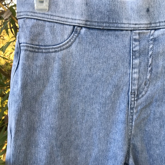 🔸5/20$!! Light Wash Crop High Waisted Jeggings - Picture 3 of 12